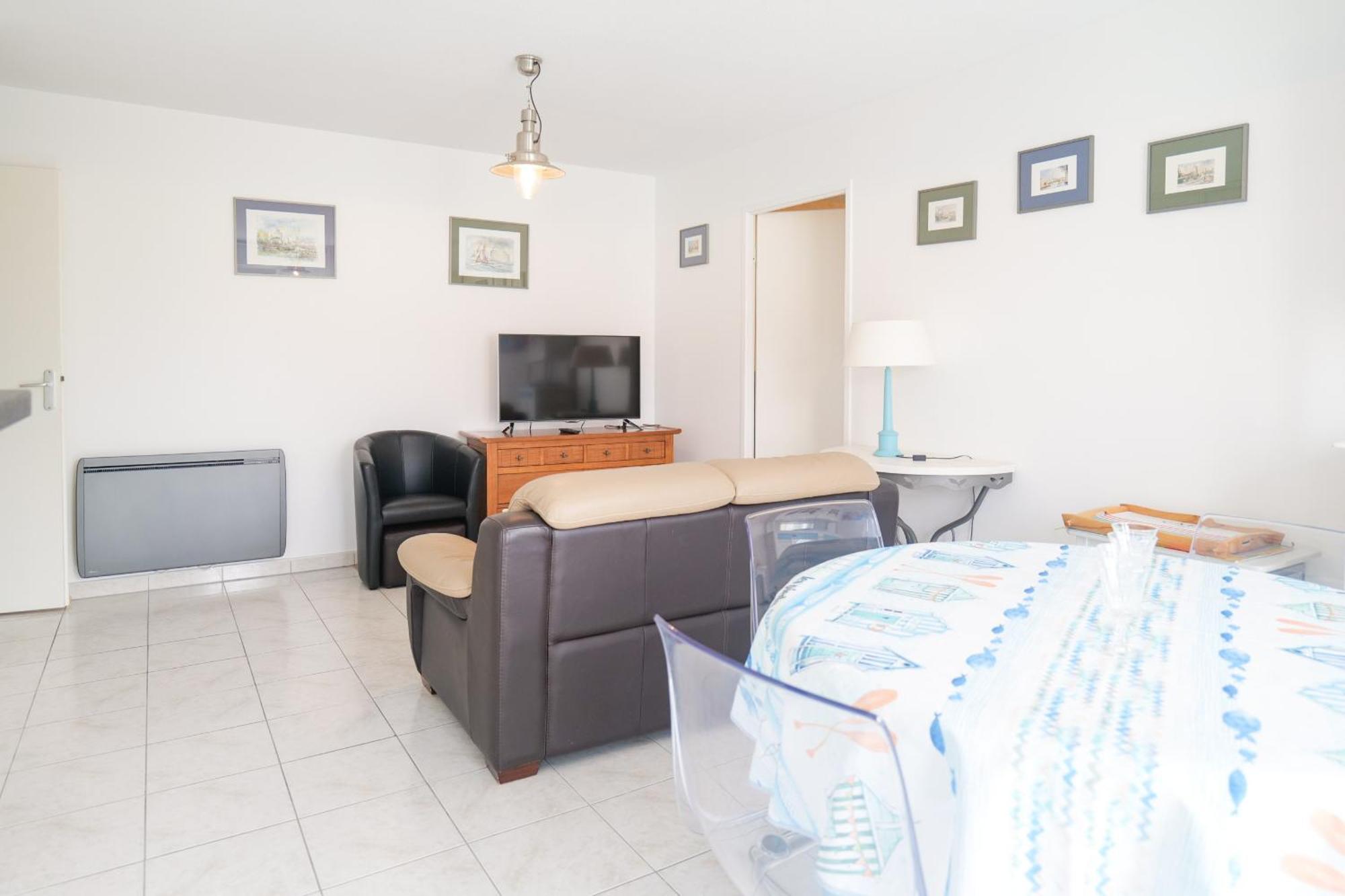 Appartement Dans Residence Au Calme Avec Piscine 莱萨布勒-多洛讷 外观 照片