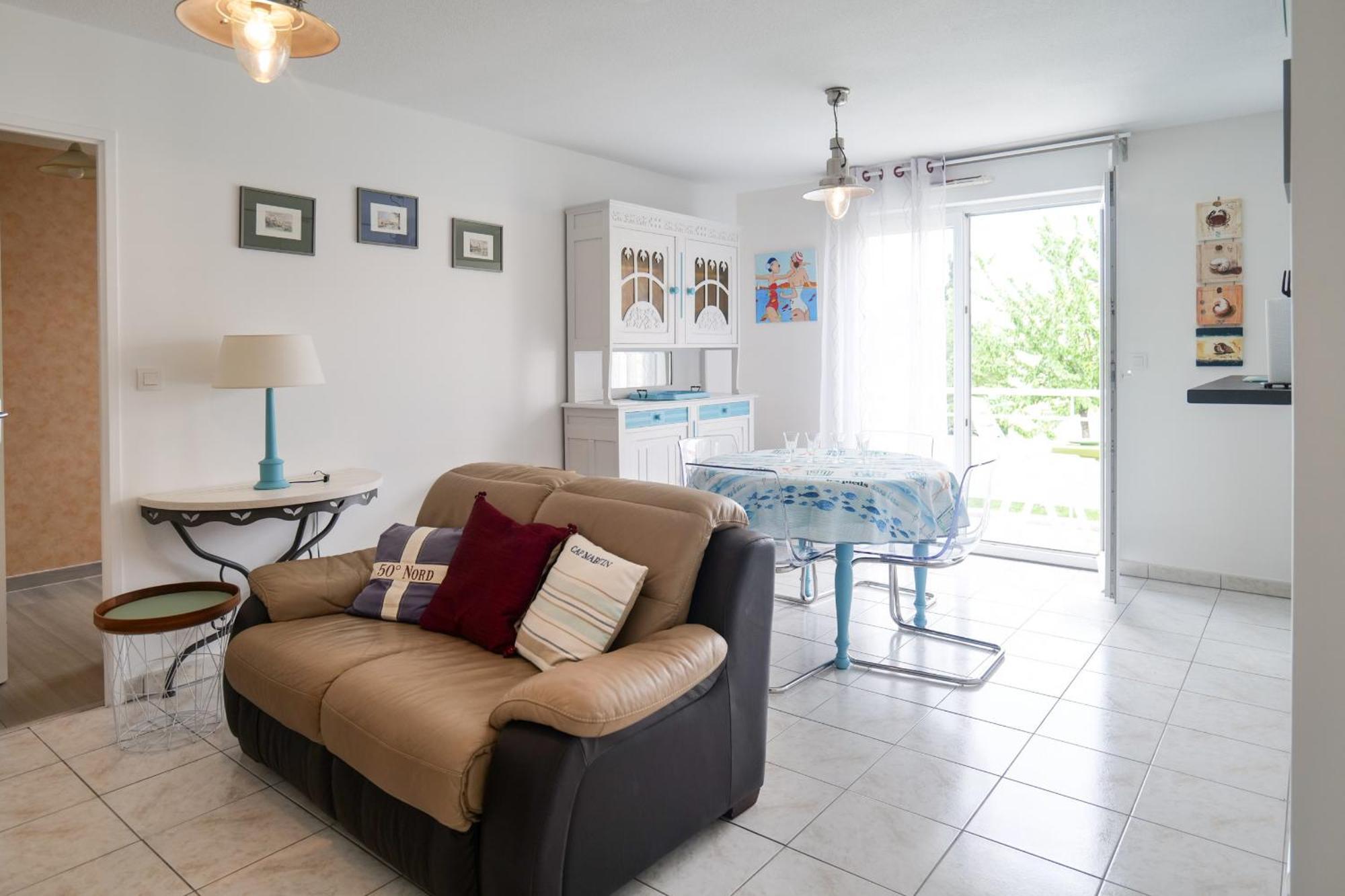 Appartement Dans Residence Au Calme Avec Piscine 莱萨布勒-多洛讷 外观 照片