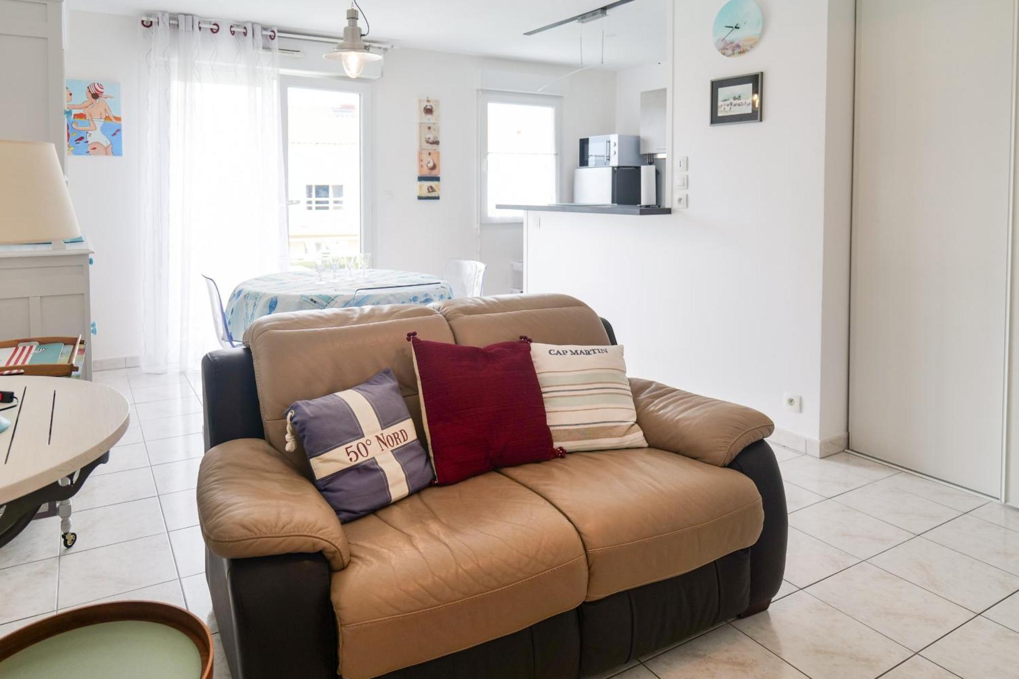 Appartement Dans Residence Au Calme Avec Piscine 莱萨布勒-多洛讷 外观 照片